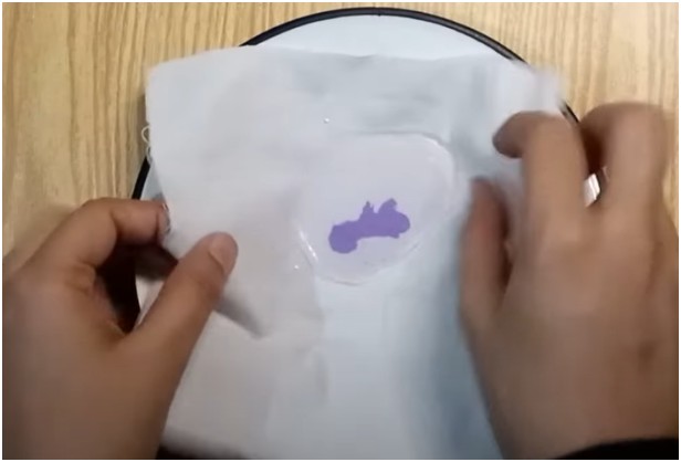 Can Vinegar Remove Acrylic Paint from Clothes?